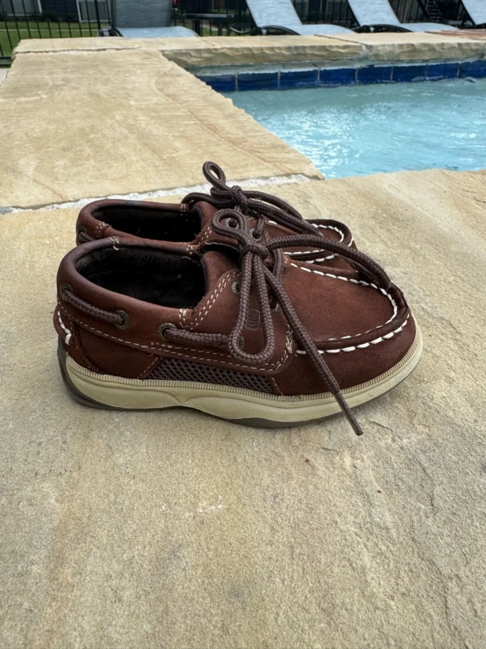 Boys Brown Leather Boat Shoes – Size 7.5W (Approx.)